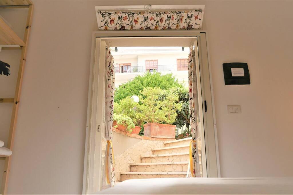 House With Garden And Parking Space In Mergellina نابولي المظهر الخارجي الصورة