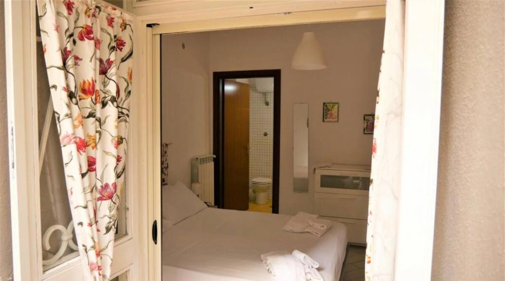 House With Garden And Parking Space In Mergellina نابولي المظهر الخارجي الصورة